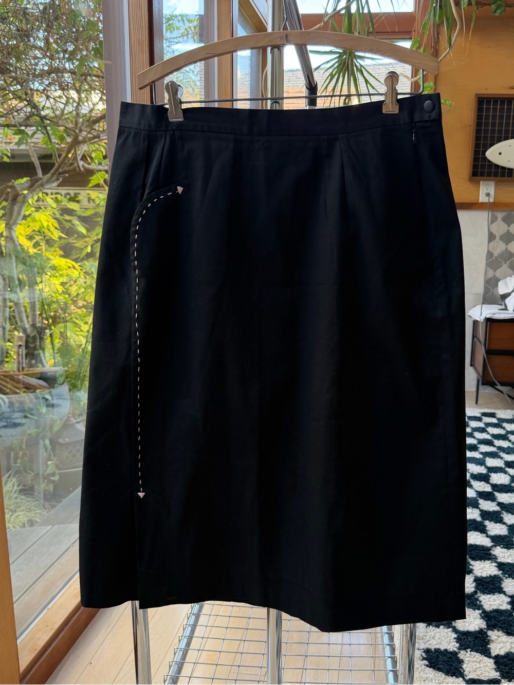 Custom 1950s Women's Black Midi Pencil Skirt - Classic Straight Silhouette